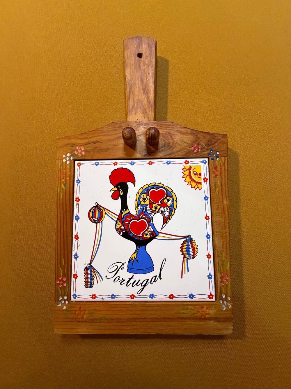 Vintage Portuguese Folk Art Ceramic Tile Wood Cutting Board Trivet